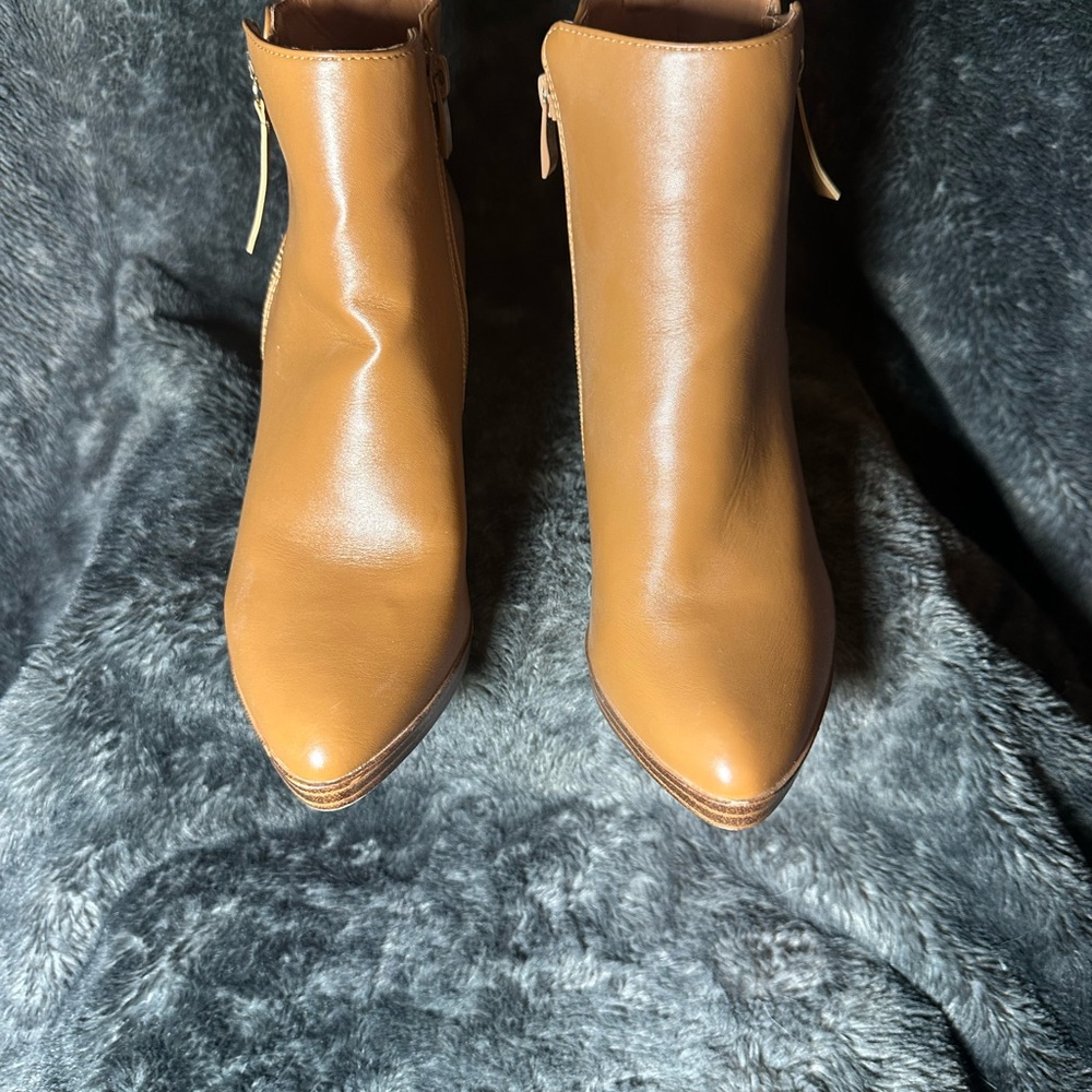 TOP Moda Tan Ankle Booties